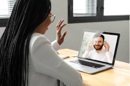 Imagem de: Suporte remoto de alta qualidade para serviços recorrentes e de assistência familiar. Conexão estável e humanizada para fortalecer a fidelização de clientes.